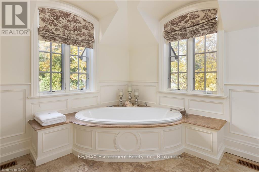 1081 Argyle Drive, Oakville, Ontario  L6J 1A9 - Photo 32 - W12960602