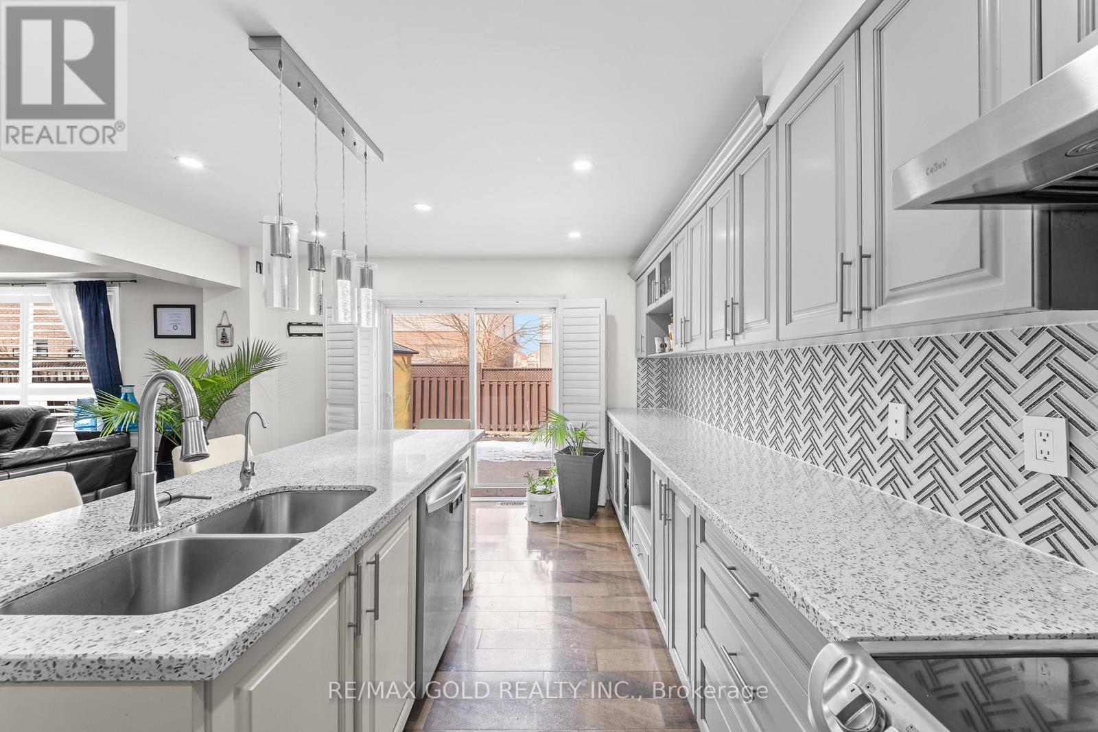 53 Linderwood Drive, Brampton, Ontario  L7A 1S4 - Photo 18 - W12917006