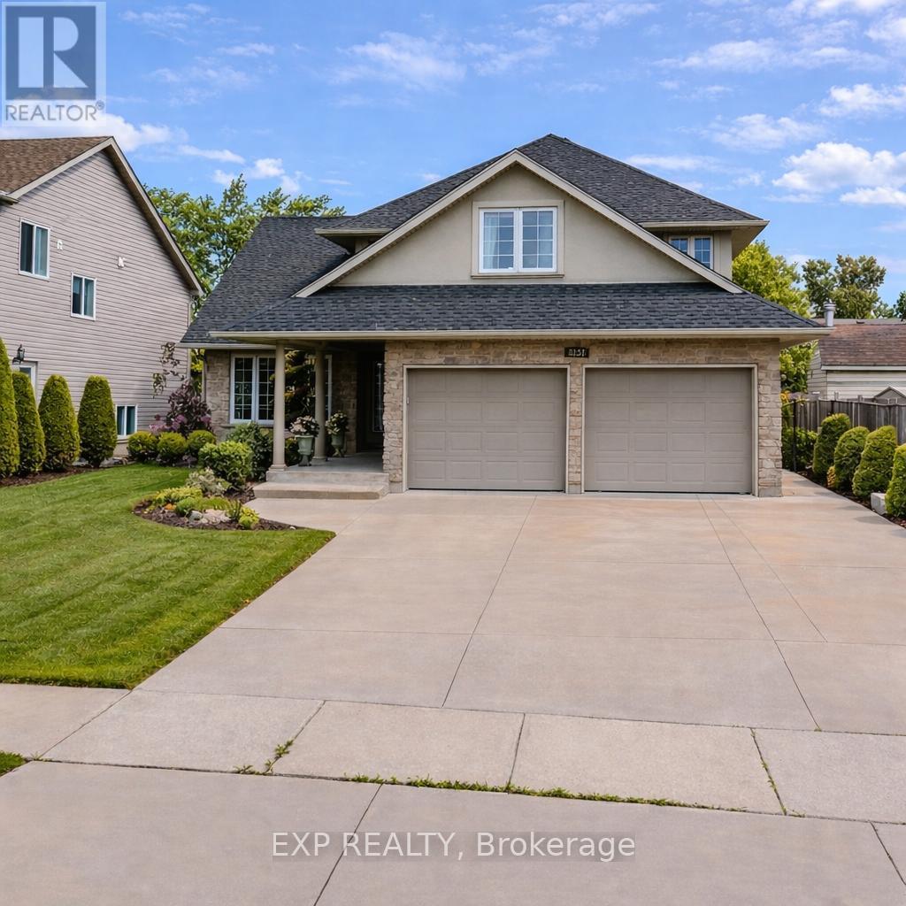 8233 Costabile Drive, Niagara Falls, Ontario  L2H 3L2 - Photo 1 - X12960566