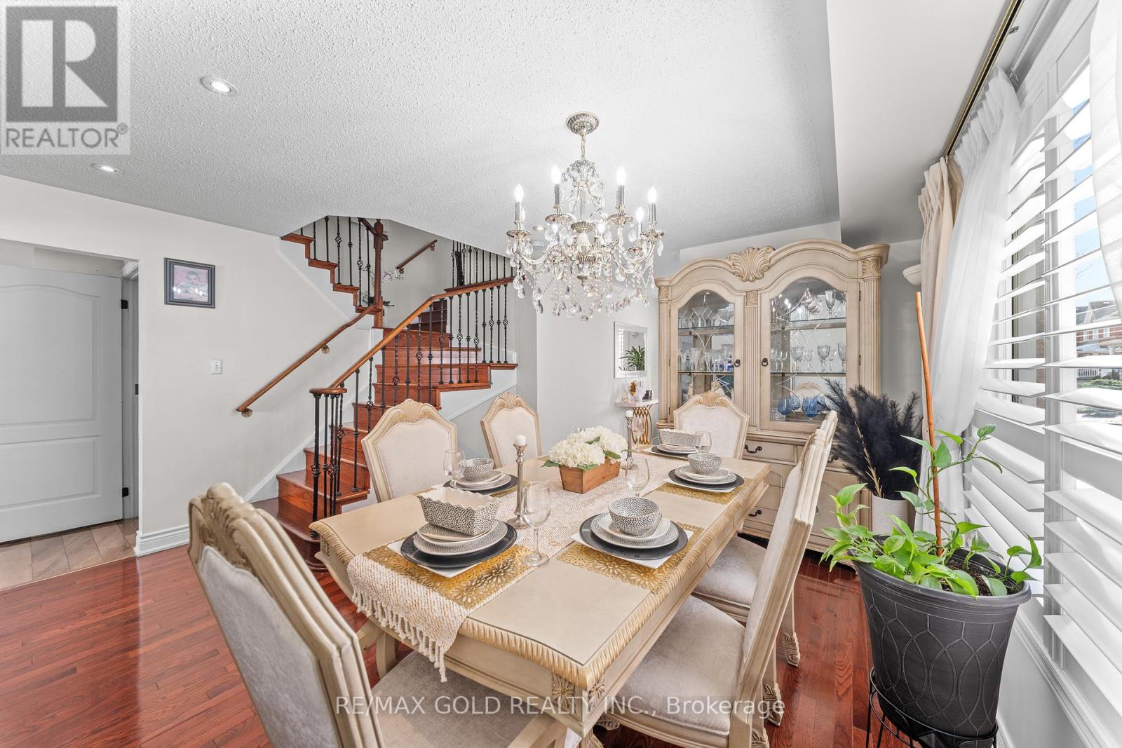 53 Linderwood Drive, Brampton, Ontario  L7A 1S4 - Photo 8 - W12917006