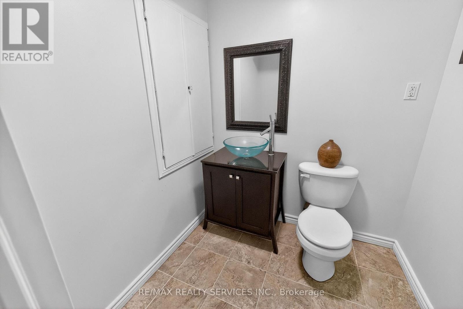 99 White Tail Crescent, Brampton, Ontario  L6Y 5B9 - Photo 34 - W12952570