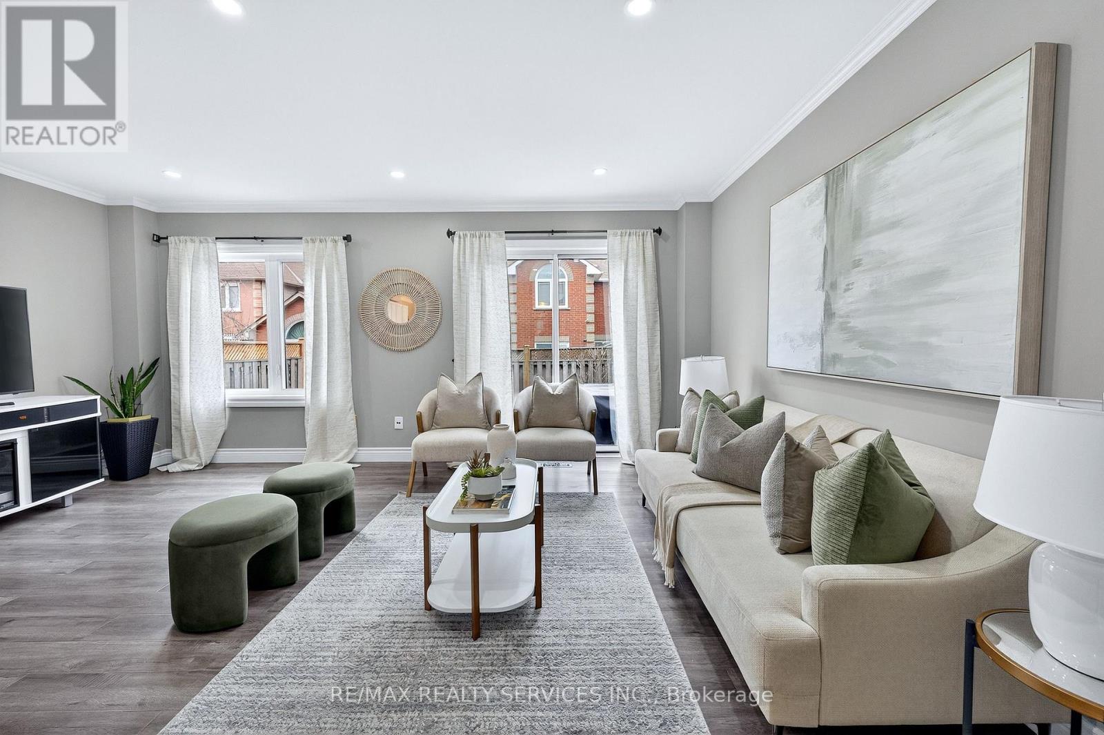 99 White Tail Crescent, Brampton, Ontario  L6Y 5B9 - Photo 5 - W12952570