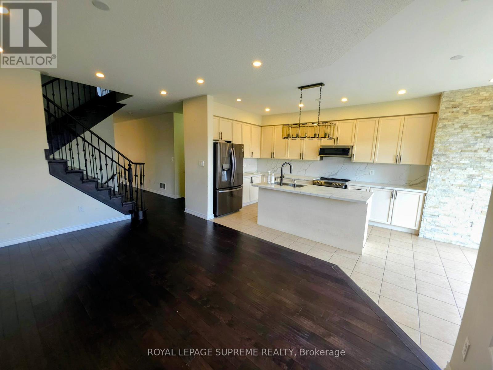 527 Vaughan Court, Milton, Ontario  L9T 8A7 - Photo 10 - W12953770