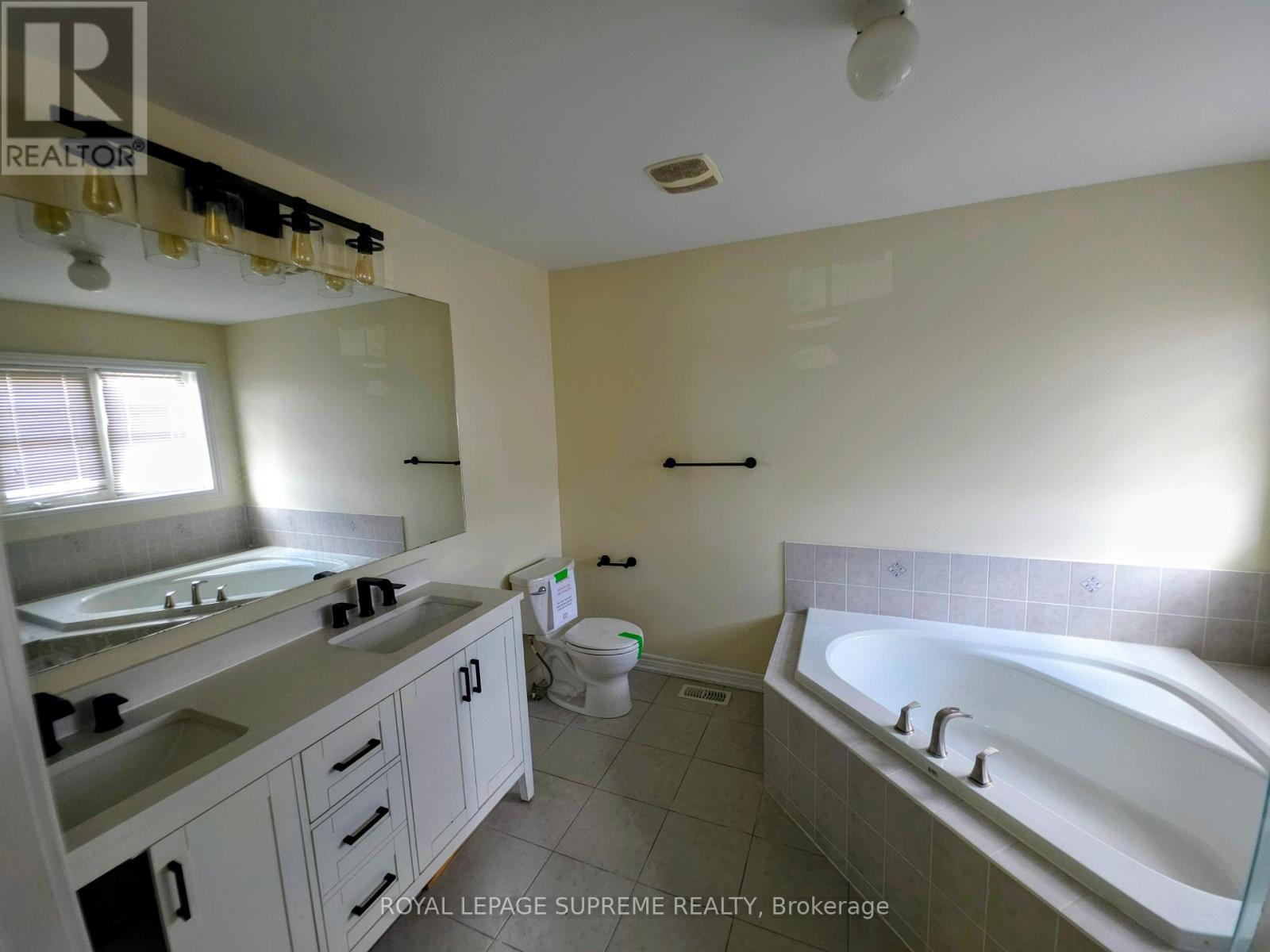 527 Vaughan Court, Milton, Ontario  L9T 8A7 - Photo 17 - W12953770