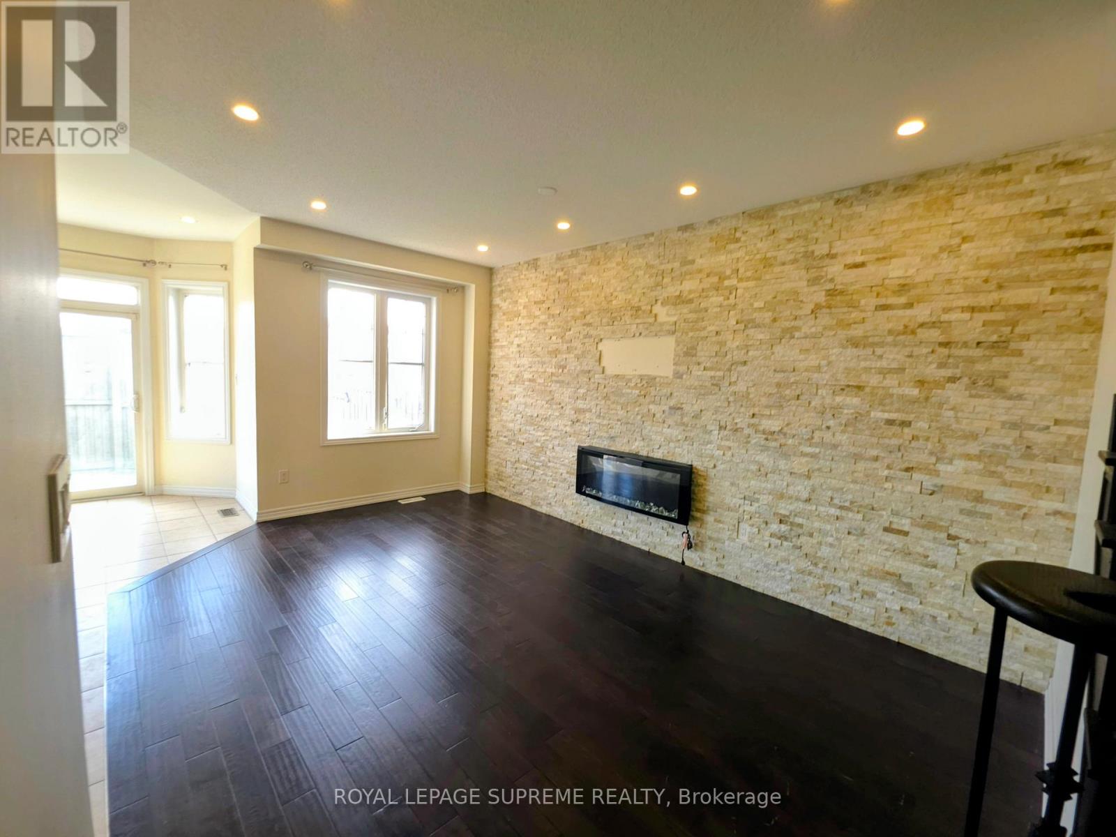 527 Vaughan Court, Milton, Ontario  L9T 8A7 - Photo 9 - W12953770