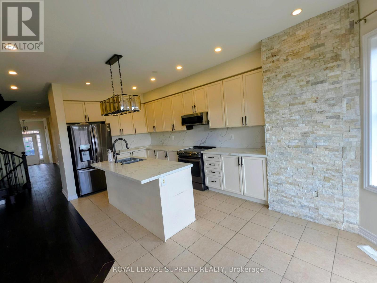 527 Vaughan Court, Milton, Ontario  L9T 8A7 - Photo 13 - W12953770