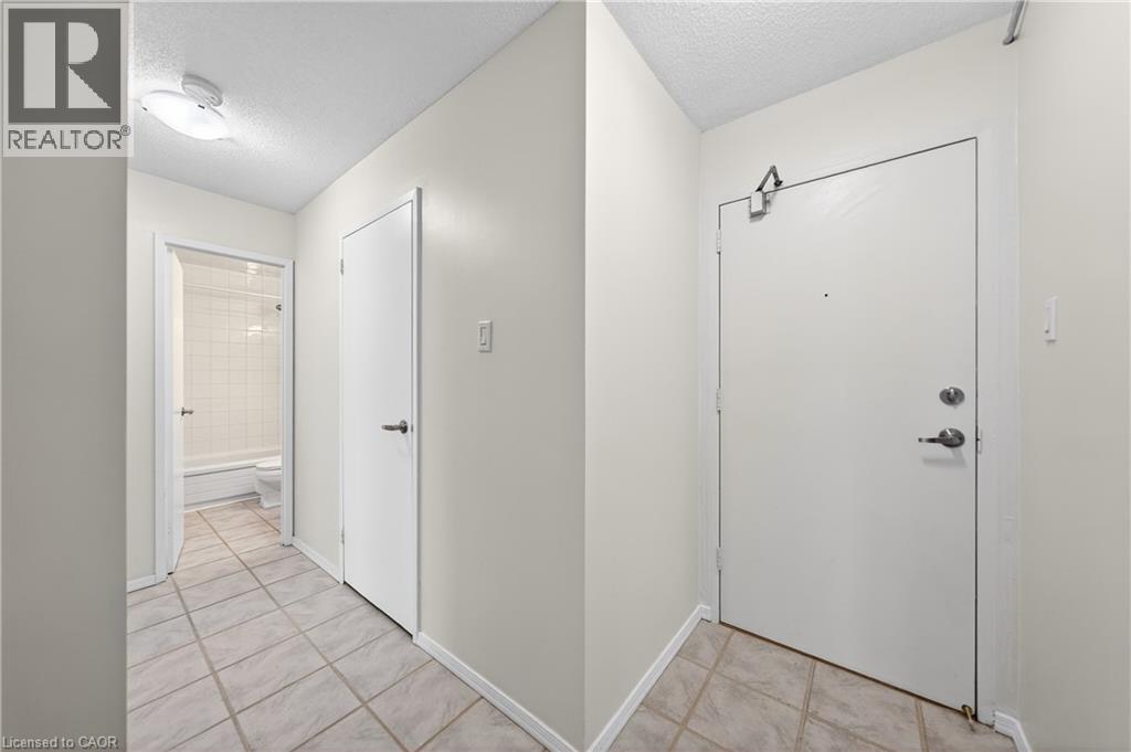 1100 Courtland Avenue E Unit# 605, Kitchener, Ontario  N2C 2H9 - Photo 8 - 40815895