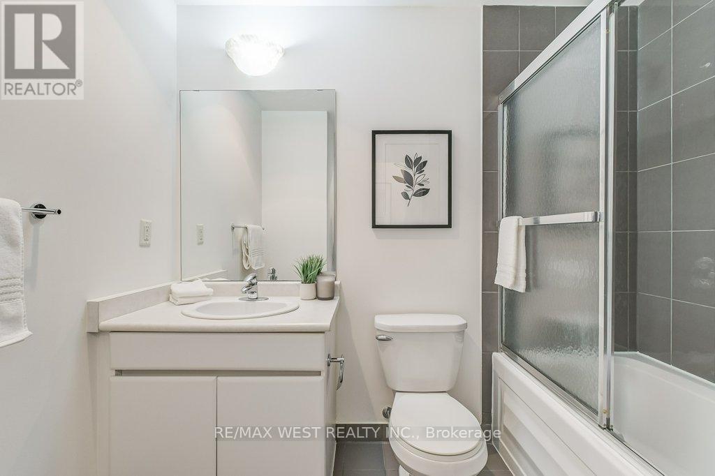 501 - 30 Canterbury Place, Toronto, Ontario  M2N 0B9 - Photo 2 - C12960462
