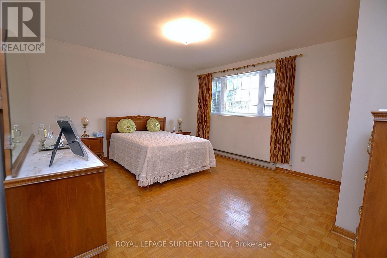 564 Christie Street, Toronto, Ontario  M6G 3E2 - Photo 11 - C12960470