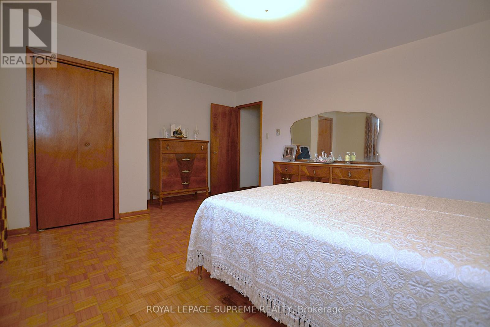 564 Christie Street, Toronto, Ontario  M6G 3E2 - Photo 13 - C12960470