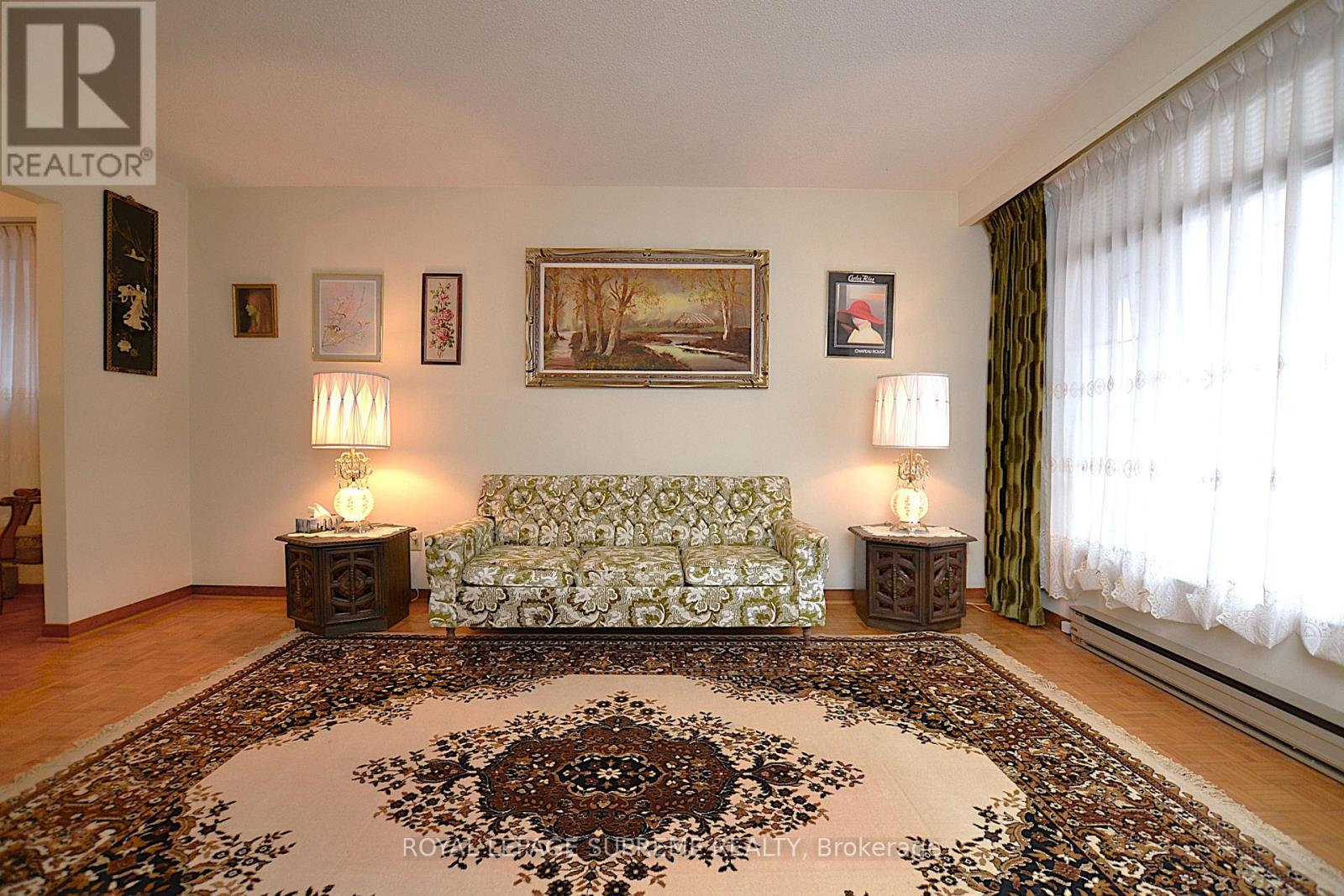 564 Christie Street, Toronto, Ontario  M6G 3E2 - Photo 2 - C12960470