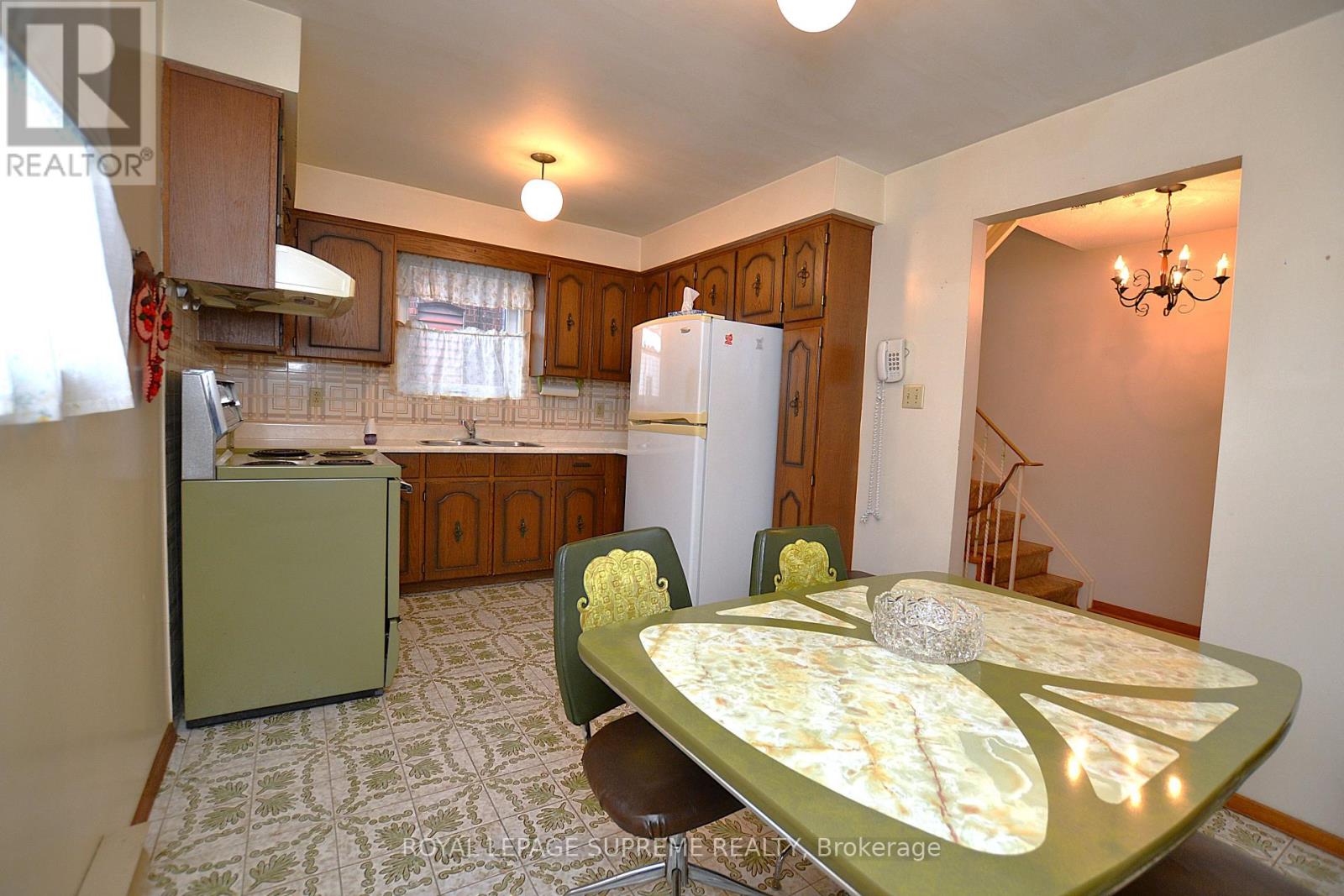 564 Christie Street, Toronto, Ontario  M6G 3E2 - Photo 9 - C12960470