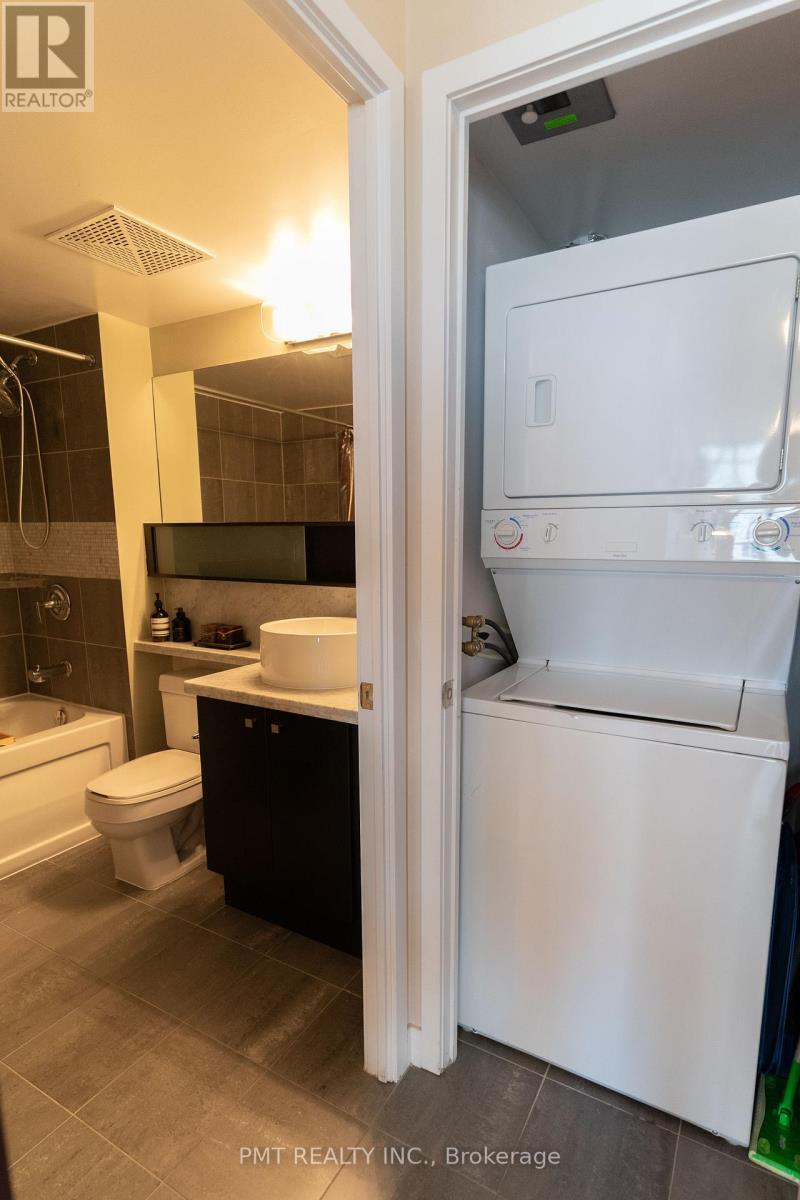 3609 - 11 Brunel Court, Toronto, Ontario  M5V 3Y3 - Photo 13 - C12960512