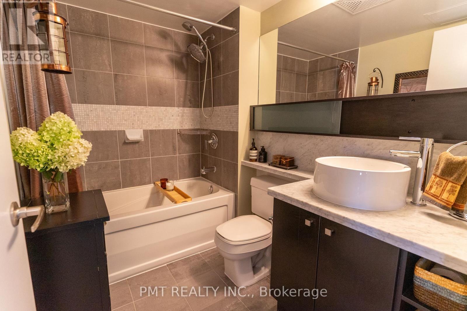 3609 - 11 Brunel Court, Toronto, Ontario  M5V 3Y3 - Photo 5 - C12960512