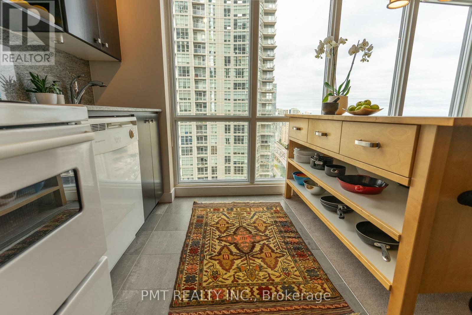 3609 - 11 Brunel Court, Toronto, Ontario  M5V 3Y3 - Photo 7 - C12960512