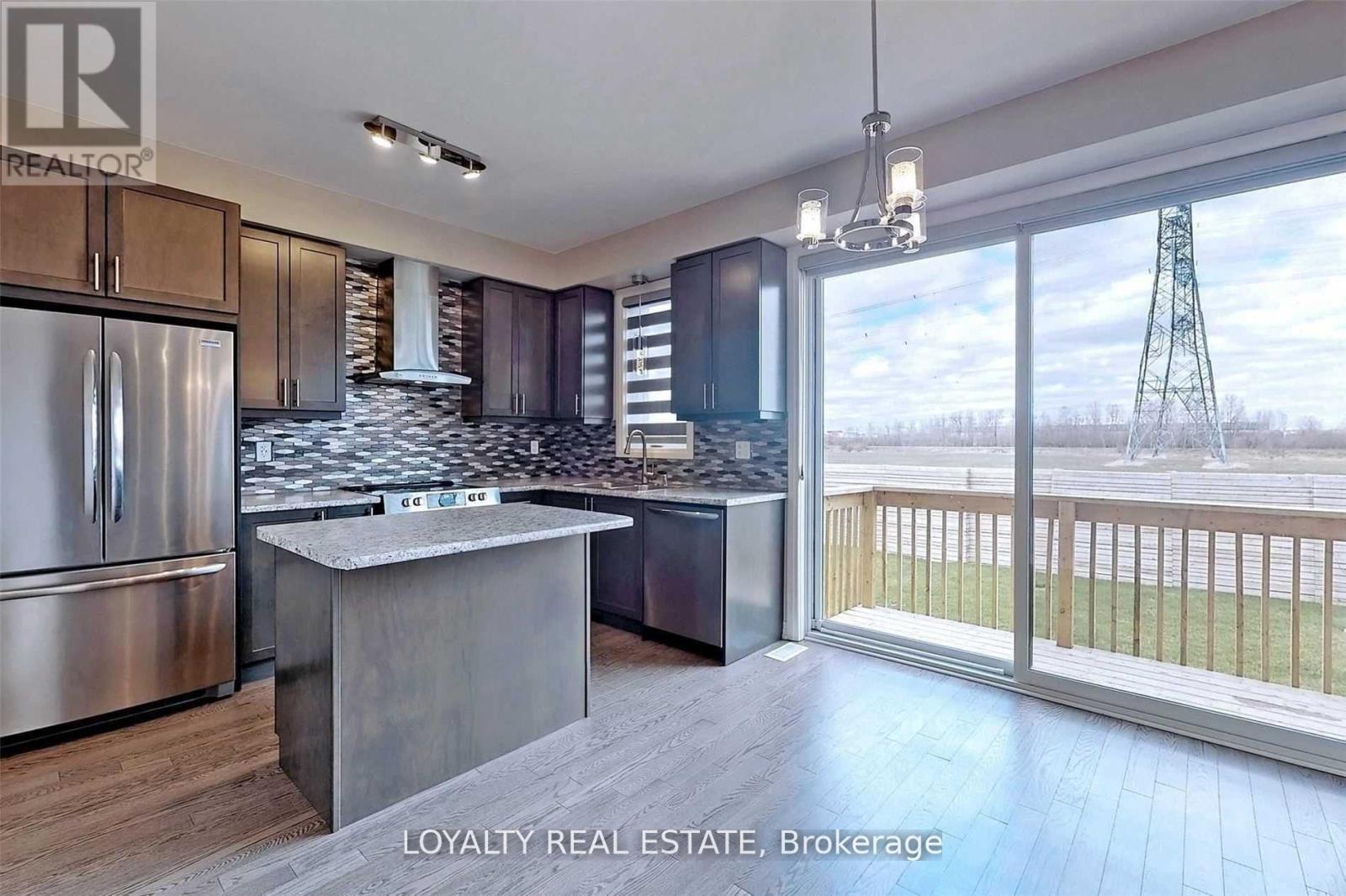 127 Yacht Drive, Clarington, Ontario  L1C 4A7 - Photo 4 - E12960468