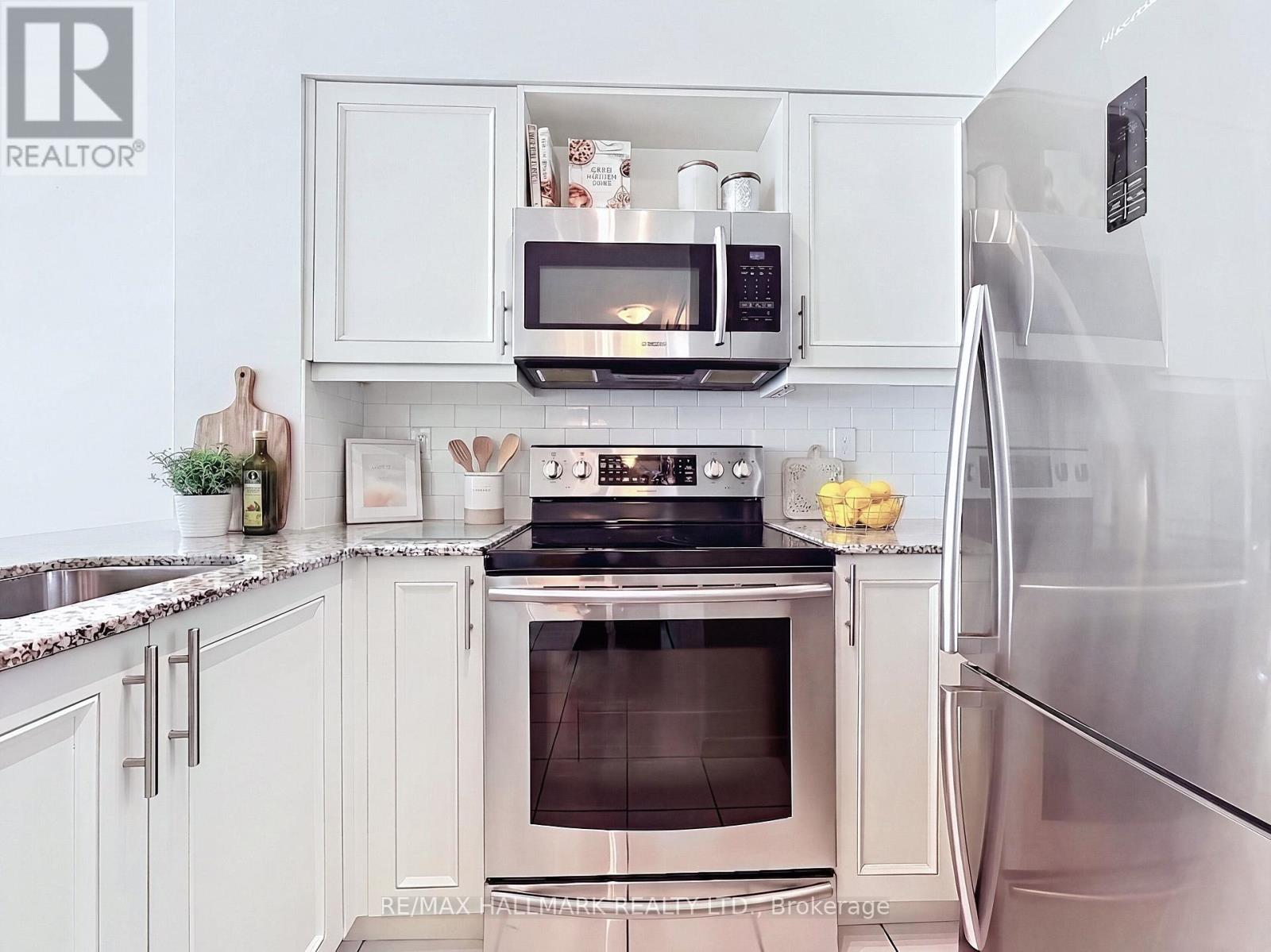 208 - 340 Watson Street W, Whitby, Ontario  L1N 9G1 - Photo 6 - E12960508