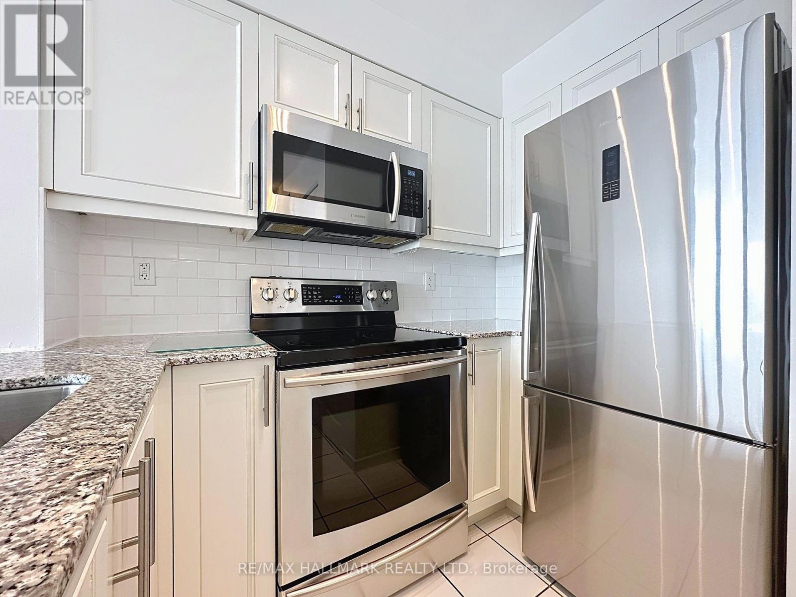 208 - 340 Watson Street W, Whitby, Ontario  L1N 9G1 - Photo 7 - E12960508