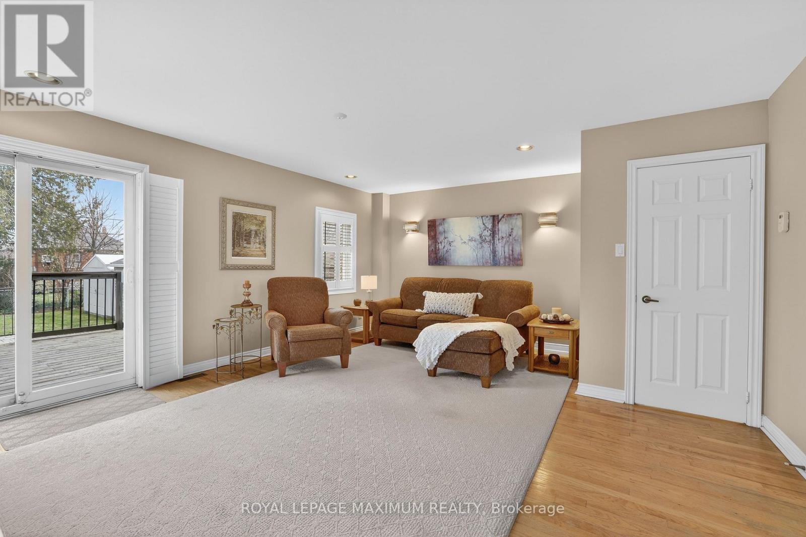 163 Durant Avenue, Toronto, Ontario  M4J 4W4 - Photo 10 - E12960526