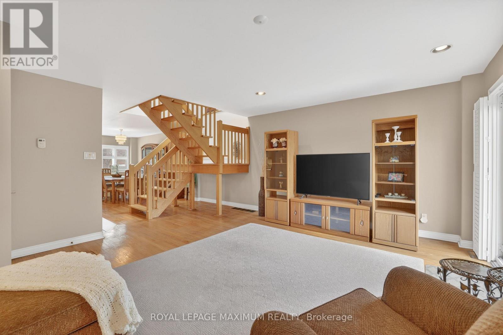 163 Durant Avenue, Toronto, Ontario  M4J 4W4 - Photo 13 - E12960526