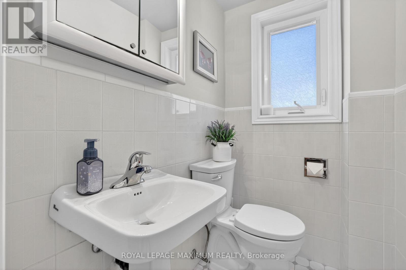 163 Durant Avenue, Toronto, Ontario  M4J 4W4 - Photo 14 - E12960526