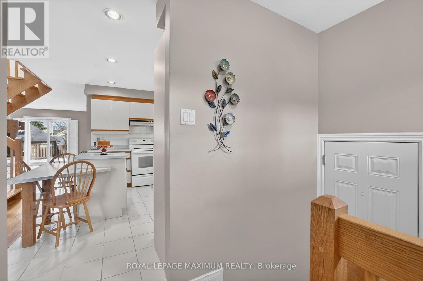 163 Durant Avenue, Toronto, Ontario  M4J 4W4 - Photo 3 - E12960526