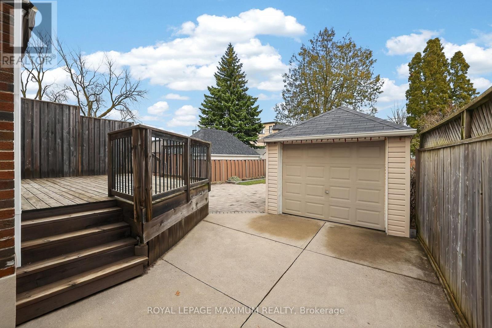 163 Durant Avenue, Toronto, Ontario  M4J 4W4 - Photo 36 - E12960526