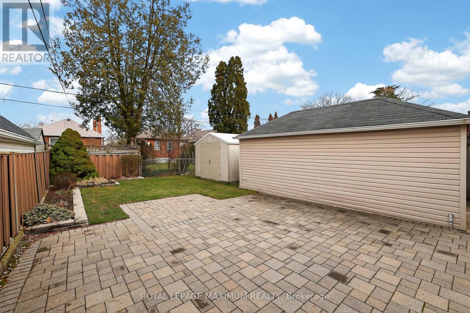 163 Durant Avenue, Toronto, Ontario  M4J 4W4 - Photo 38 - E12960526