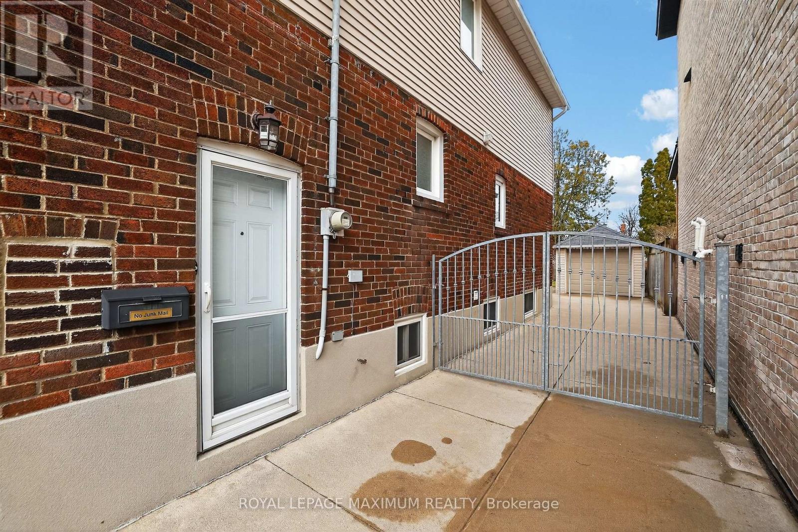 163 Durant Avenue, Toronto, Ontario  M4J 4W4 - Photo 42 - E12960526