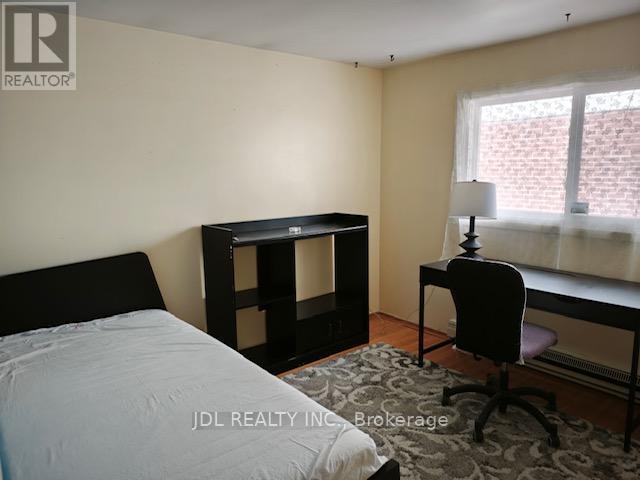 28 Harringay Crescent, Toronto, Ontario  M1W 1Z3 - Photo 6 - E12960540