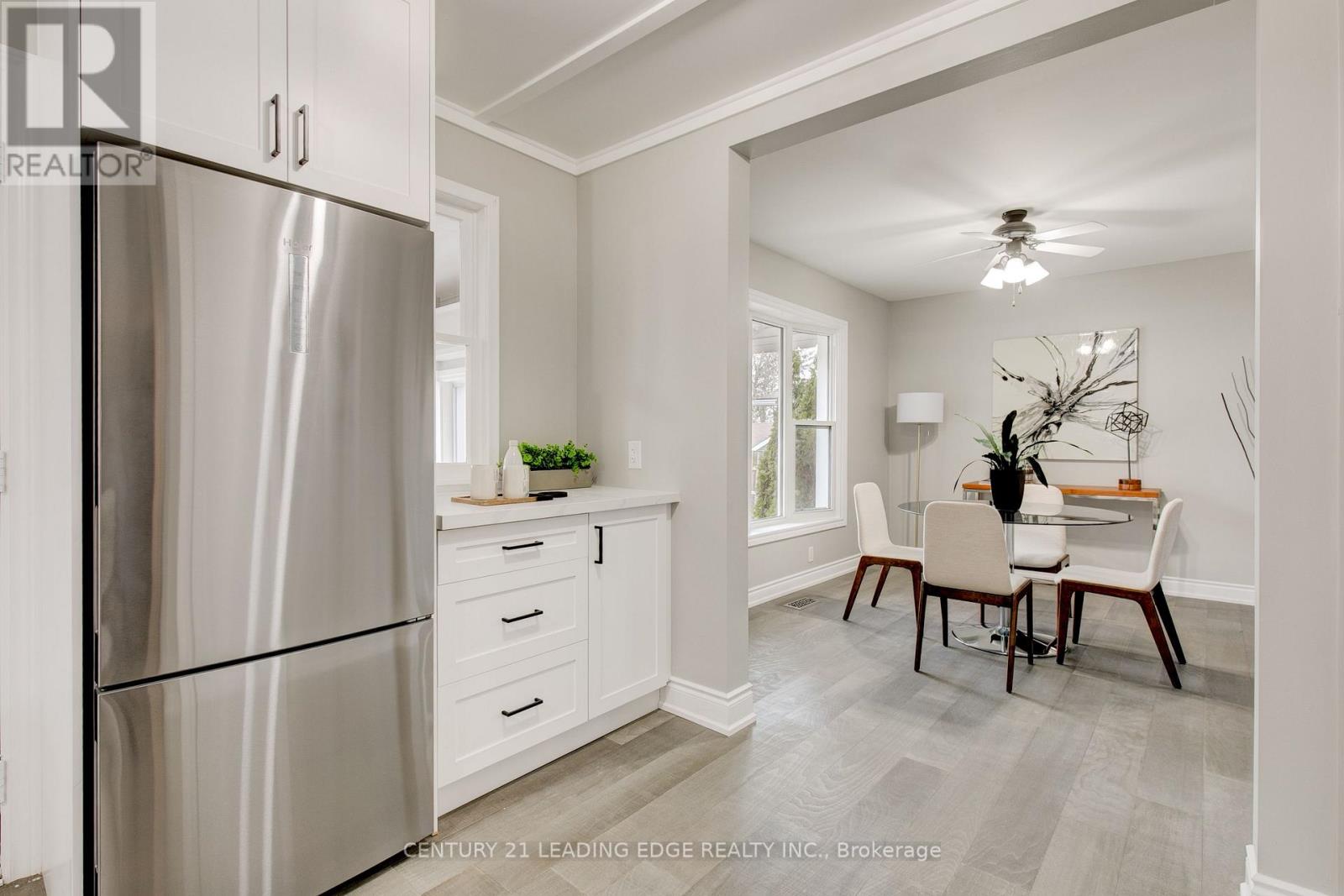 237 Boyers Road, Georgina, Ontario  L4P 3C8 - Photo 10 - N12960444