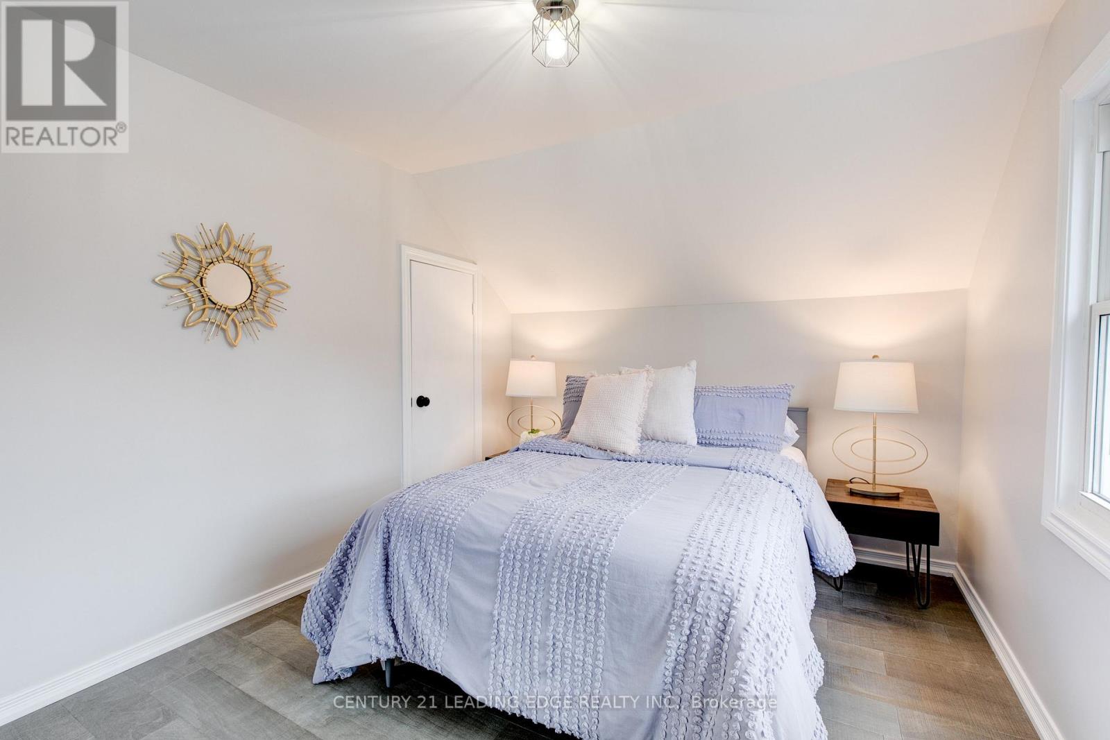 237 Boyers Road, Georgina, Ontario  L4P 3C8 - Photo 18 - N12960444