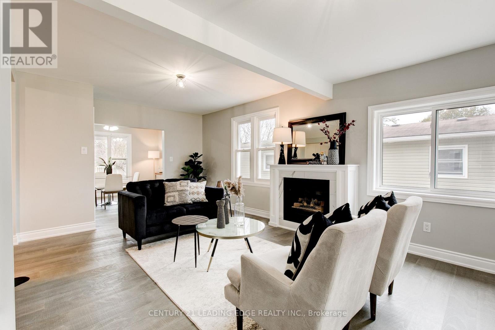 237 Boyers Road, Georgina, Ontario  L4P 3C8 - Photo 7 - N12960444