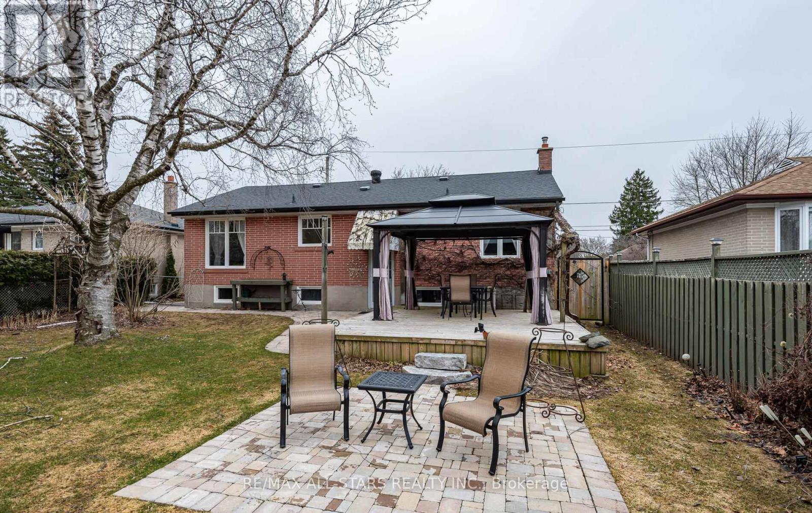 101 Hawthorn Avenue, Whitchurch-Stouffville, Ontario  L4A 4T1 - Photo 24 - N12960476