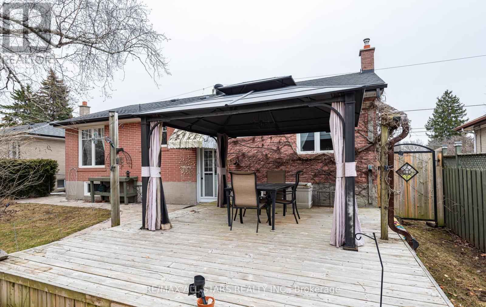 101 Hawthorn Avenue, Whitchurch-Stouffville, Ontario  L4A 4T1 - Photo 27 - N12960476