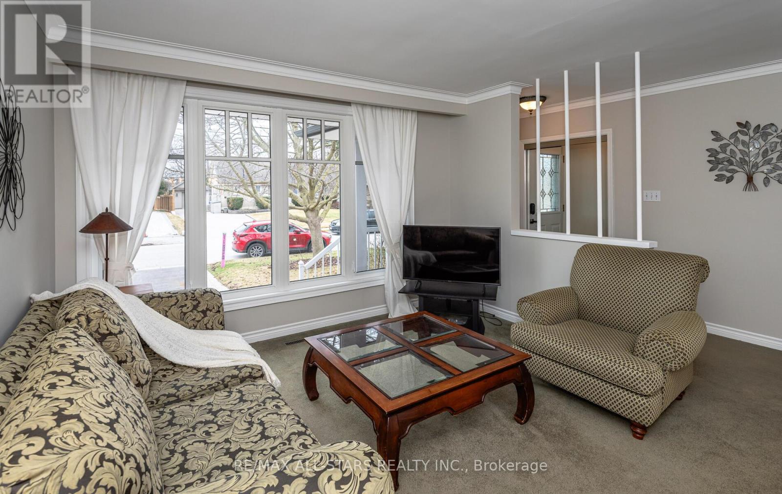 101 Hawthorn Avenue, Whitchurch-Stouffville, Ontario  L4A 4T1 - Photo 6 - N12960476