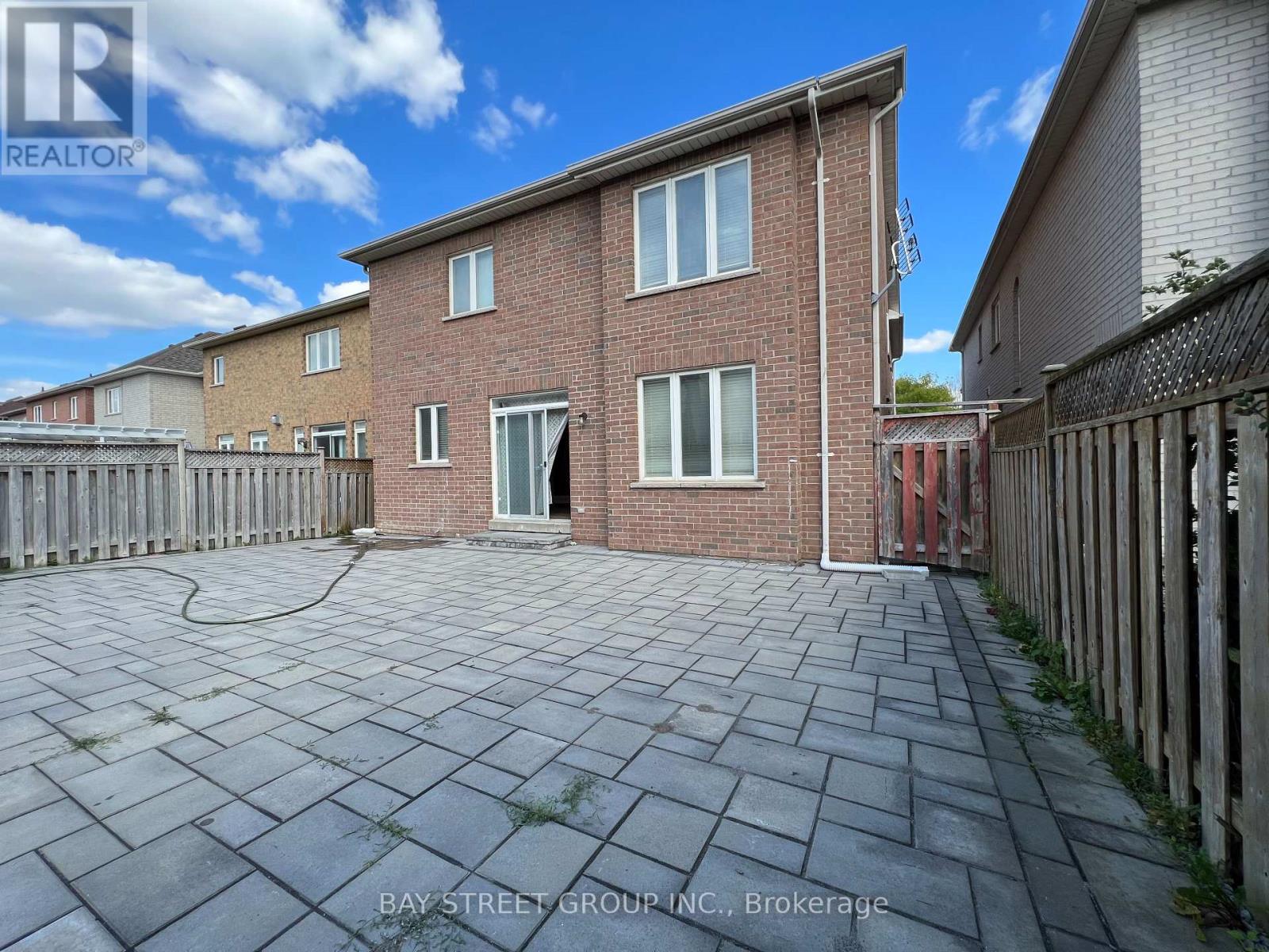 348 Shirley Drive, Richmond Hill, Ontario  L4S 2N4 - Photo 2 - N12960522
