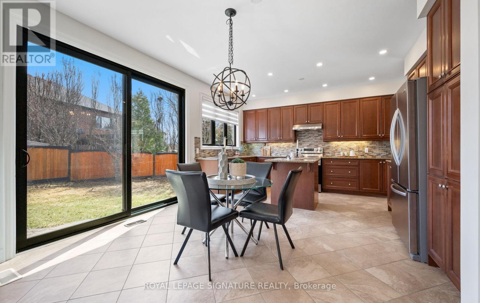 57 Sir Francesco Street, Vaughan, Ontario  L6A 0E6 - Photo 11 - N12960530