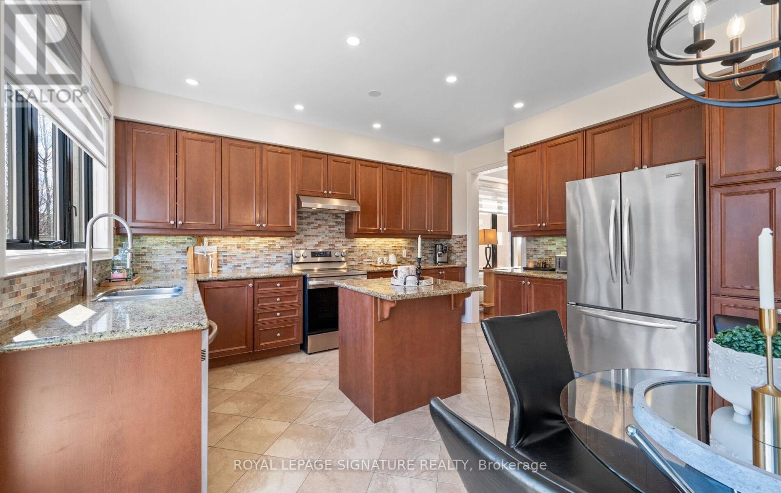 57 Sir Francesco Street, Vaughan, Ontario  L6A 0E6 - Photo 13 - N12960530