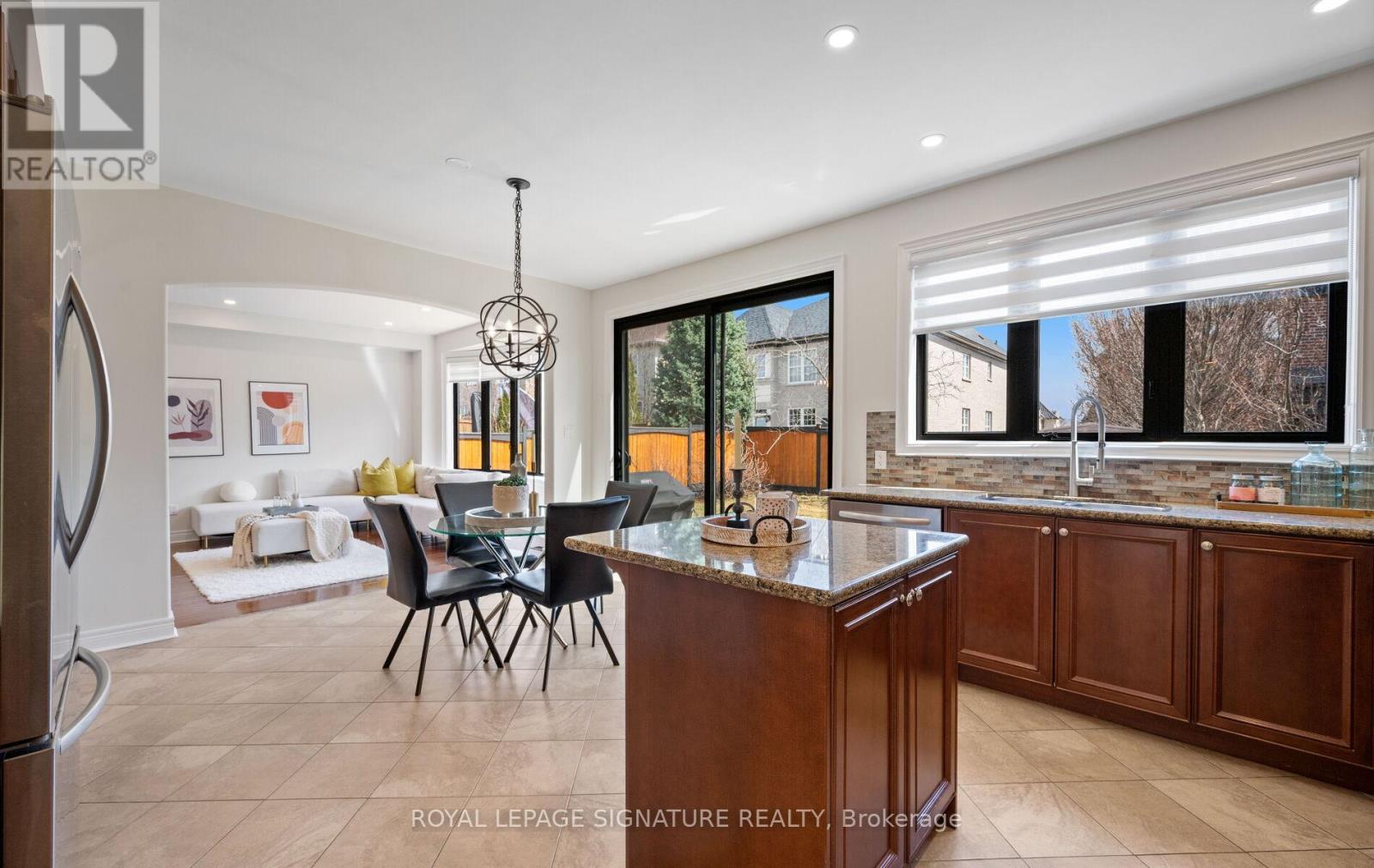 57 Sir Francesco Street, Vaughan, Ontario  L6A 0E6 - Photo 14 - N12960530