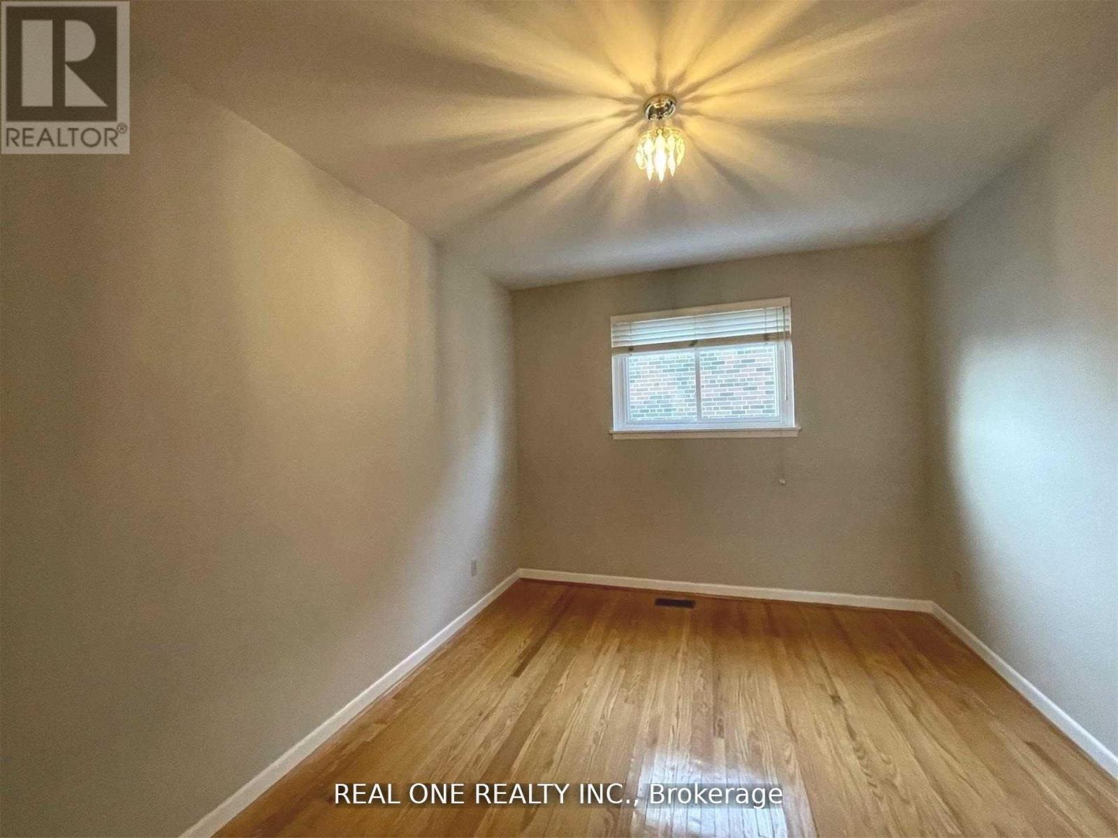 17 Valleycrest Avenue, Markham, Ontario  L3P 1H6 - Photo 11 - N12960594