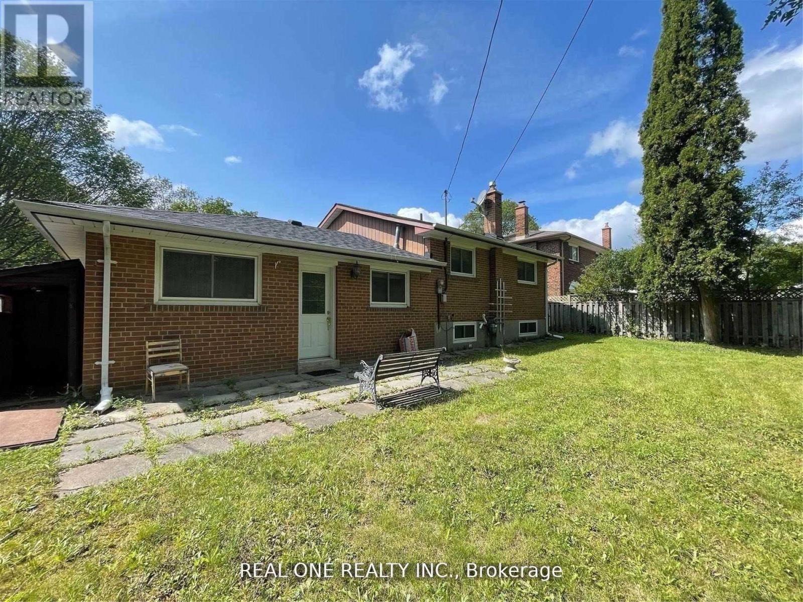 17 Valleycrest Avenue, Markham, Ontario  L3P 1H6 - Photo 16 - N12960594