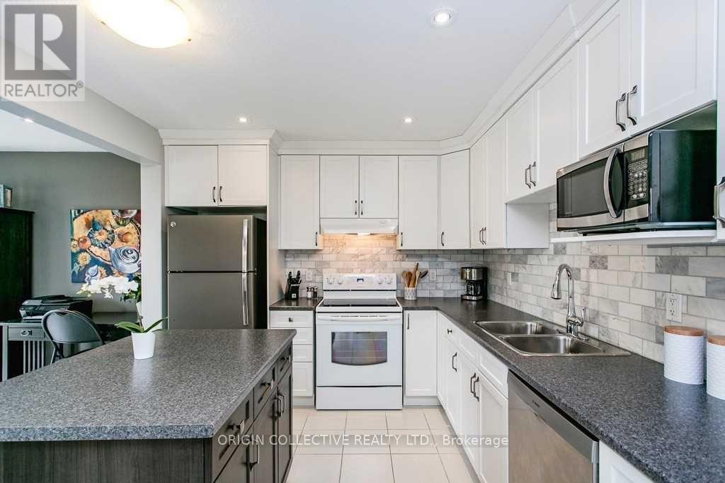 187 Hutchinson Dr, New Tecumseth, New Tecumseth, Ontario  L9R 0P6 - Photo 4 - N12960610