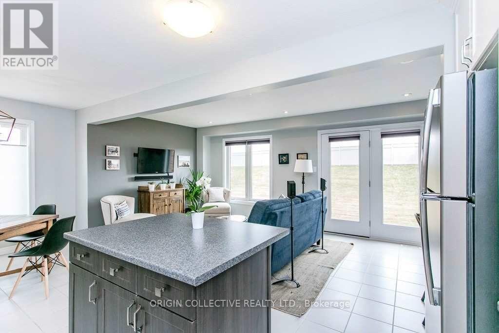 187 Hutchinson Dr, New Tecumseth, New Tecumseth, Ontario  L9R 0P6 - Photo 6 - N12960610