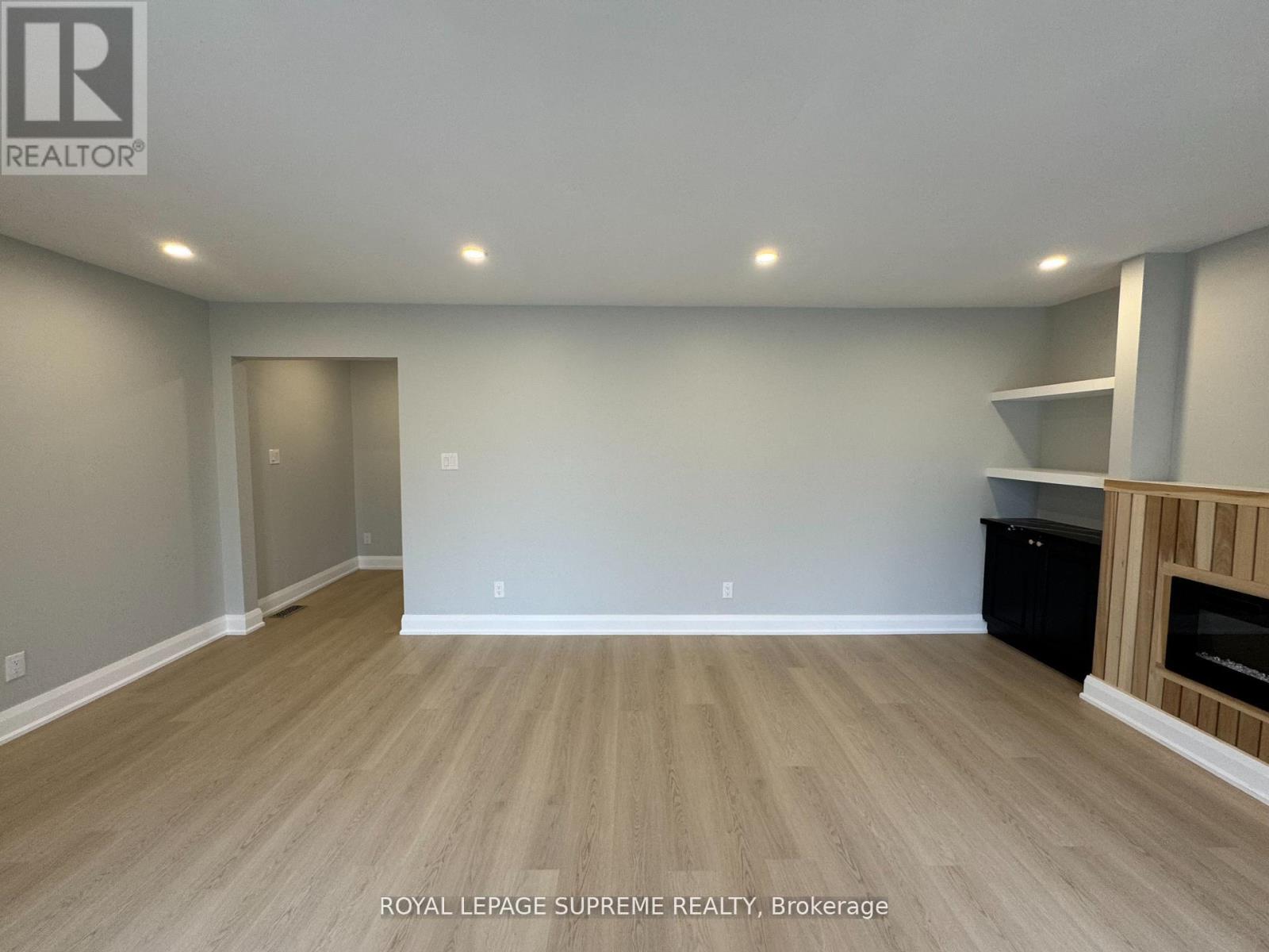 Upper - 8 Redwood Court, Barrie (Grove East), Ontario  L4M 5G7 - Photo 3 - S12960588