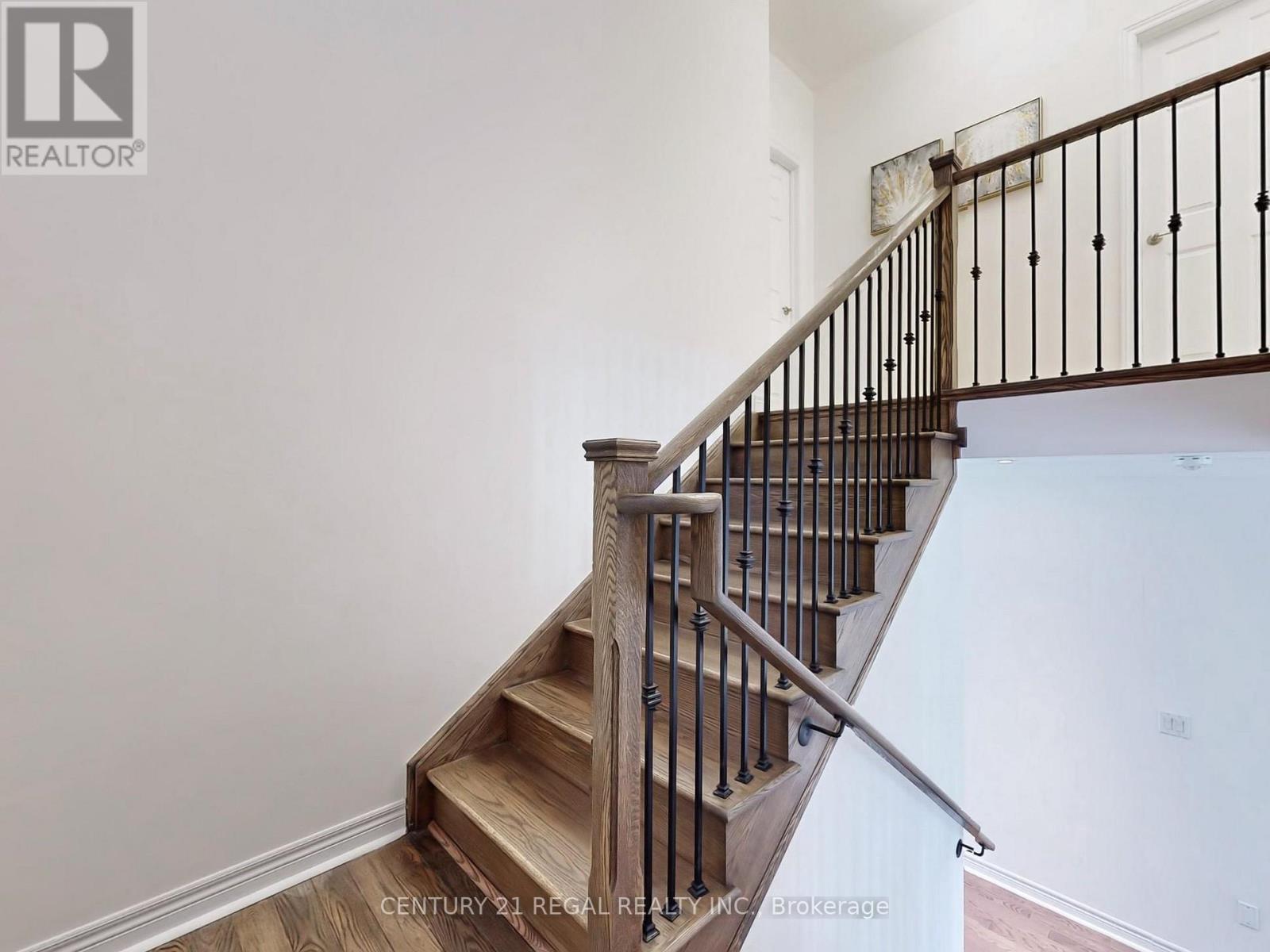 332 John Cramp, Oakville, Ontario  L6M 1P9 - Photo 10 - W12925442