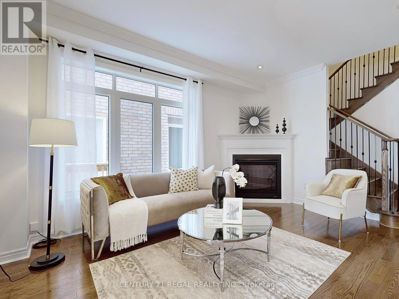 332 John Cramp, Oakville, Ontario  L6M 1P9 - Photo 2 - W12925442