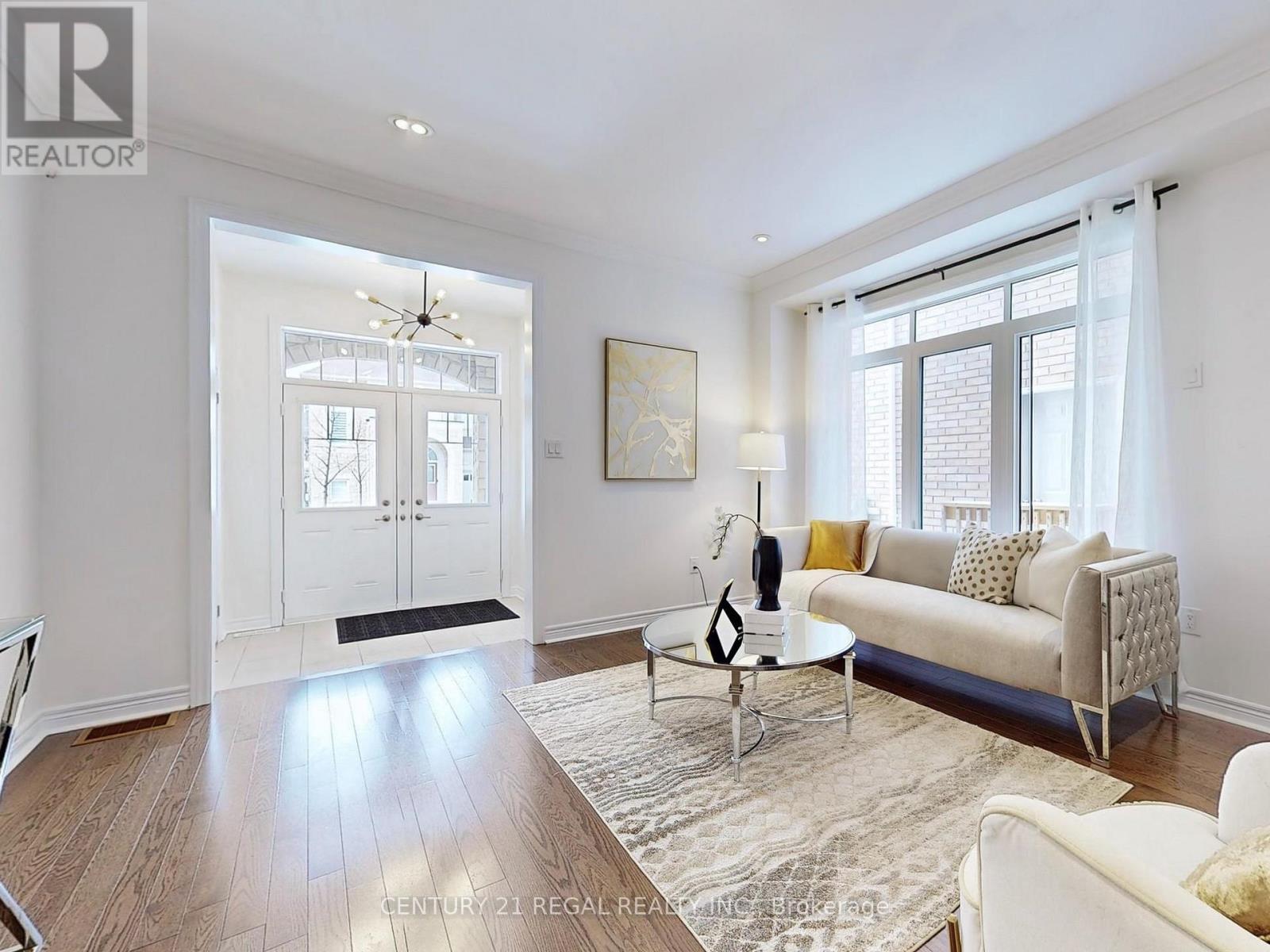 332 John Cramp, Oakville, Ontario  L6M 1P9 - Photo 3 - W12925442