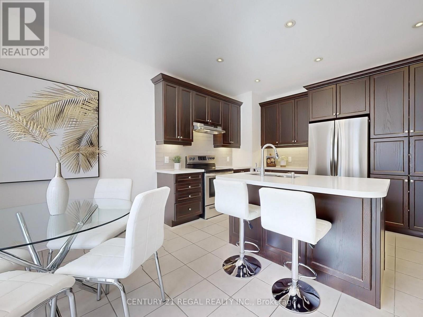 332 John Cramp, Oakville, Ontario  L6M 1P9 - Photo 6 - W12925442