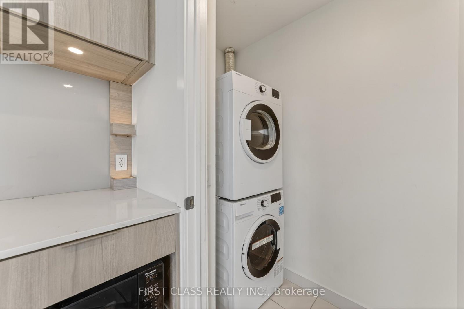 909 - 28 Ann Street, Mississauga, Ontario  L5G 0E1 - Photo 14 - W12960480